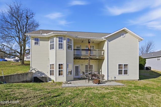 1328 Sunrise Drive, Carthage, MO 64836