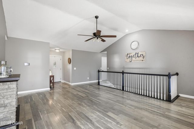 1328 Sunrise Drive, Carthage, MO 64836