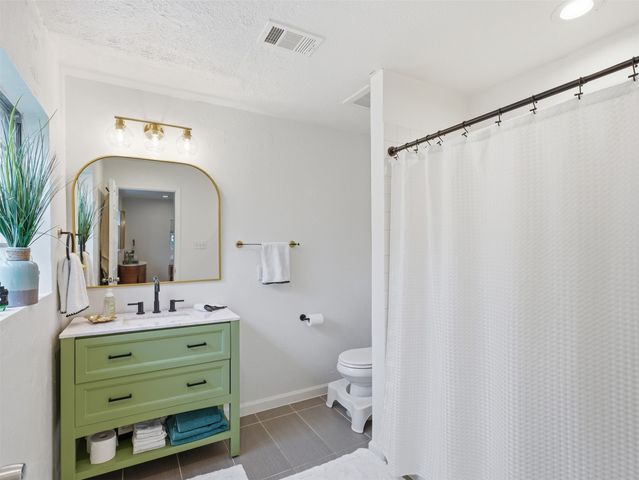 814 Westmount Avenue, Dallas, TX 75211