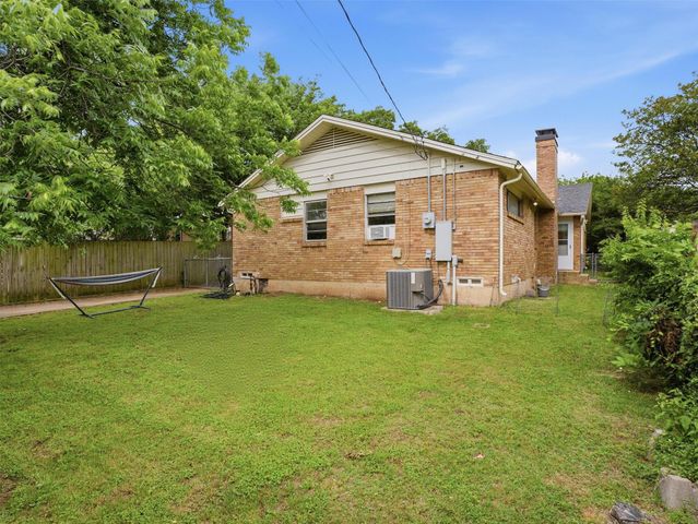 814 Westmount Avenue, Dallas, TX 75211