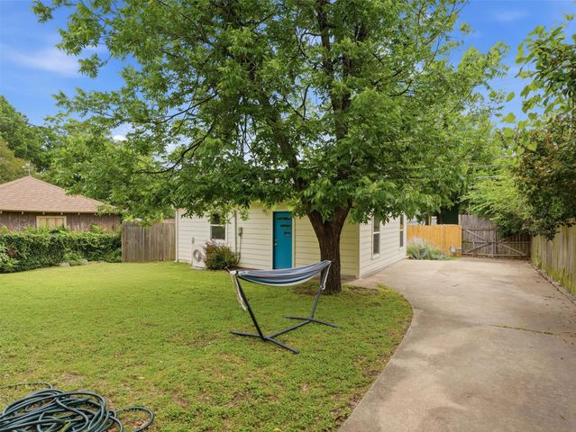 814 Westmount Avenue, Dallas, TX 75211