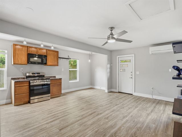814 Westmount Avenue, Dallas, TX 75211