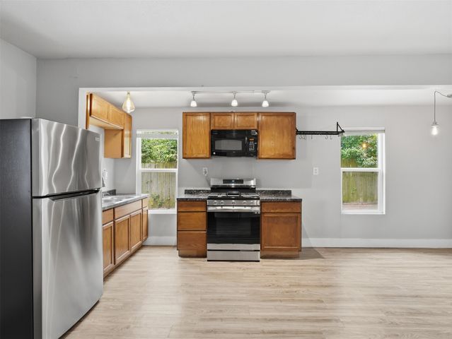 814 Westmount Avenue, Dallas, TX 75211