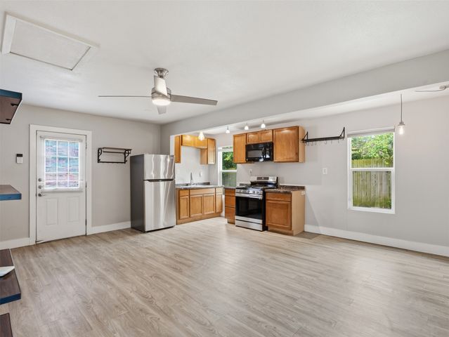 814 Westmount Avenue, Dallas, TX 75211