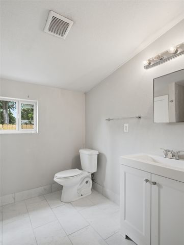 814 Westmount Avenue, Dallas, TX 75211