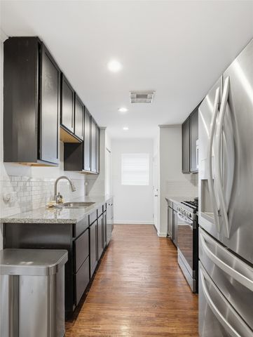 814 Westmount Avenue, Dallas, TX 75211