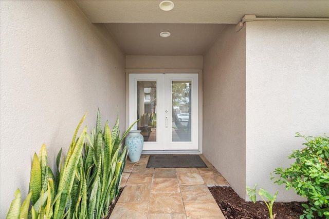 555 Halalai St, Kihei, HI 96753