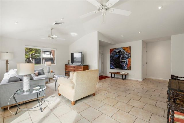 555 Halalai St, Kihei, HI 96753