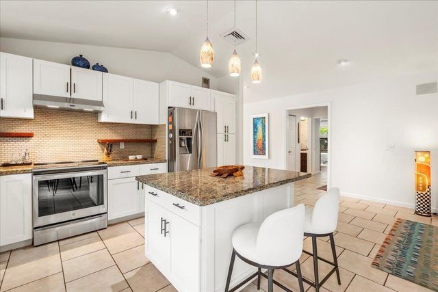 555 Halalai St, Kihei, HI 96753