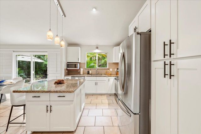 555 Halalai St, Kihei, HI 96753