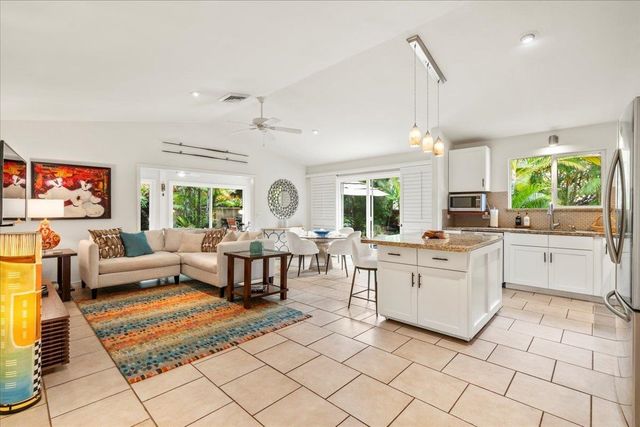 555 Halalai St, Kihei, HI 96753