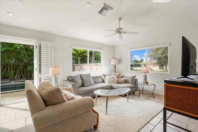 555 Halalai St, Kihei, HI 96753