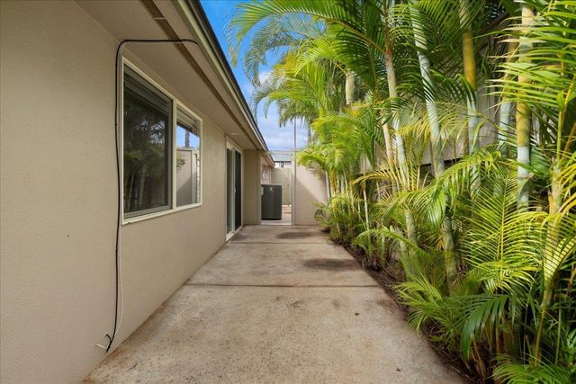 555 Halalai St, Kihei, HI 96753