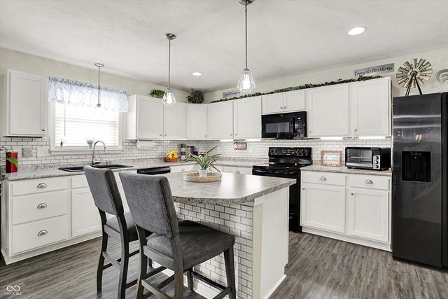 2061 Beacon Court, Columbus, IN 47201