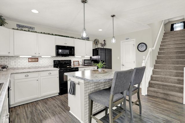 2061 Beacon Court, Columbus, IN 47201