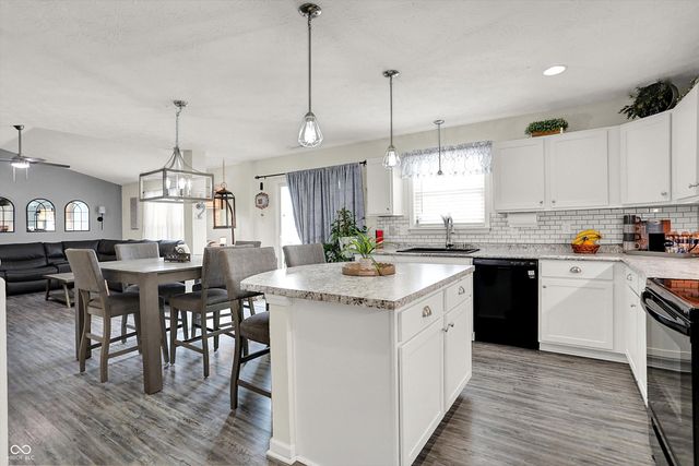 2061 Beacon Court, Columbus, IN 47201