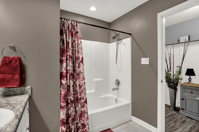 2061 Beacon Court, Columbus, IN 47201