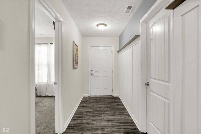 2061 Beacon Court, Columbus, IN 47201