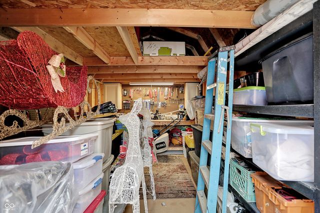 2061 Beacon Court, Columbus, IN 47201