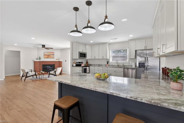 609 Abbey DR, Virginia Beach, VA 23455