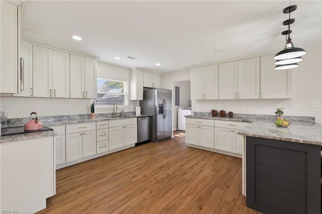 609 Abbey DR, Virginia Beach, VA 23455