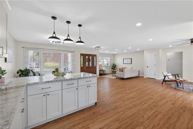 609 Abbey DR, Virginia Beach, VA 23455