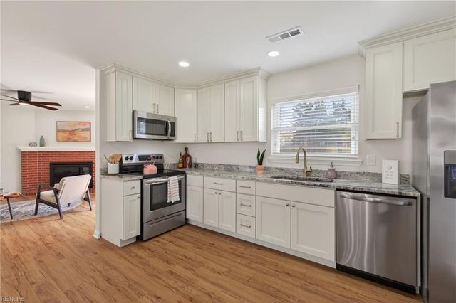 609 Abbey DR, Virginia Beach, VA 23455