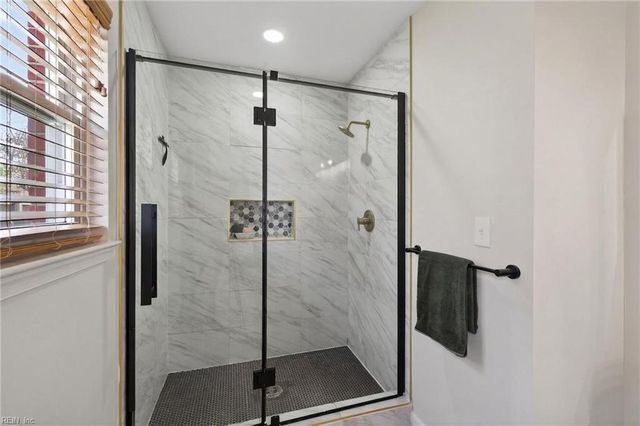 609 Abbey DR, Virginia Beach, VA 23455