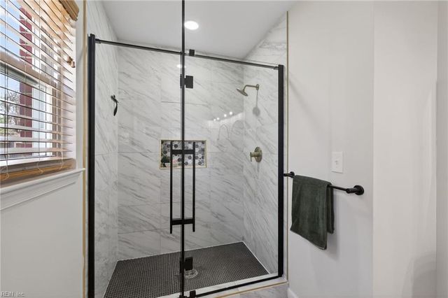 609 Abbey DR, Virginia Beach, VA 23455