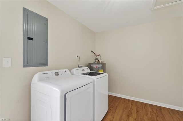 609 Abbey DR, Virginia Beach, VA 23455