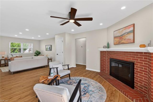 609 Abbey DR, Virginia Beach, VA 23455