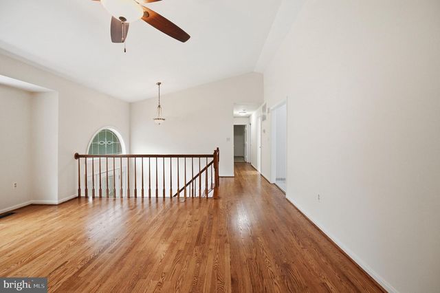8915 HELEN ST, Manassas, VA 20112