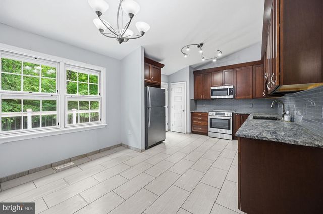 8915 HELEN ST, Manassas, VA 20112