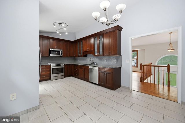 8915 HELEN ST, Manassas, VA 20112