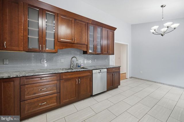8915 HELEN ST, Manassas, VA 20112