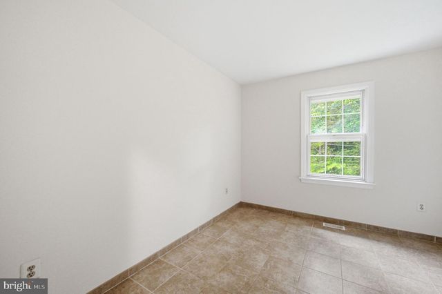 8915 HELEN ST, Manassas, VA 20112