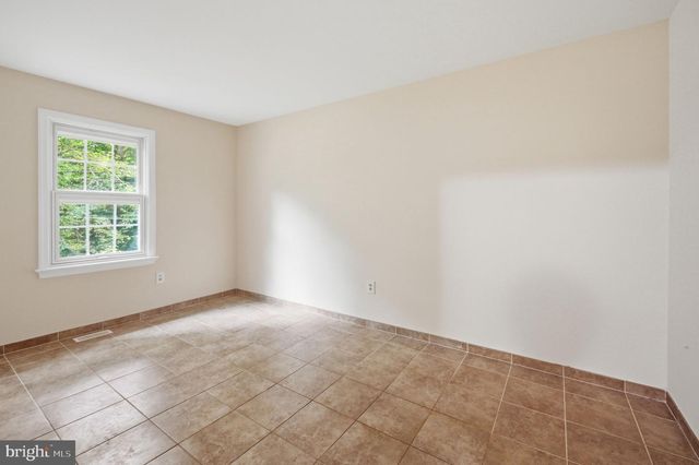 8915 HELEN ST, Manassas, VA 20112