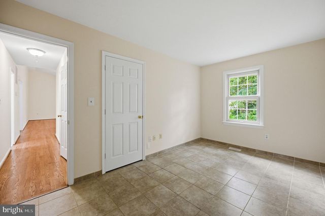 8915 HELEN ST, Manassas, VA 20112