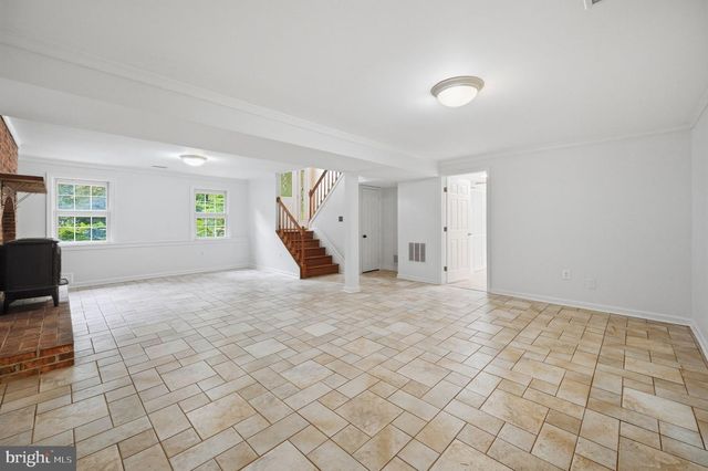 8915 HELEN ST, Manassas, VA 20112