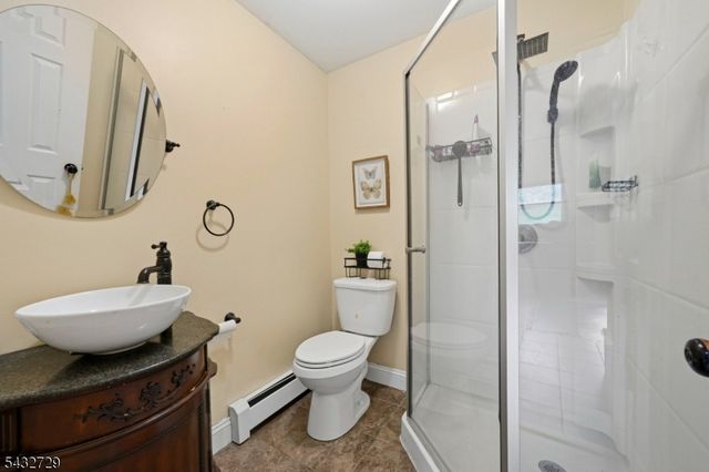22 Federal Hill Rd, Pompton Lakes Boro, NJ 07442
