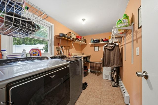 22 Federal Hill Rd, Pompton Lakes Boro, NJ 07442