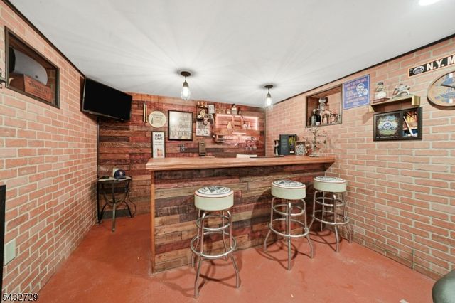 22 Federal Hill Rd, Pompton Lakes Boro, NJ 07442