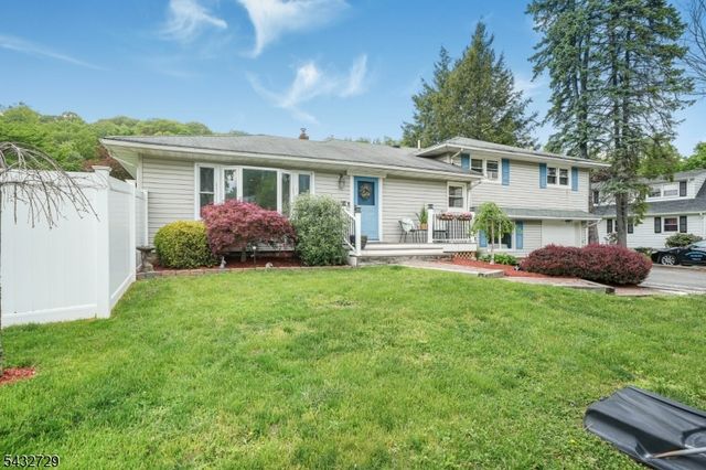 22 Federal Hill Rd, Pompton Lakes Boro, NJ 07442