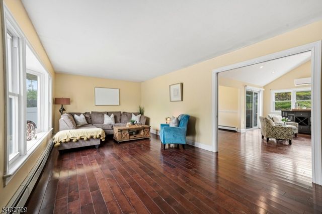 22 Federal Hill Rd, Pompton Lakes Boro, NJ 07442