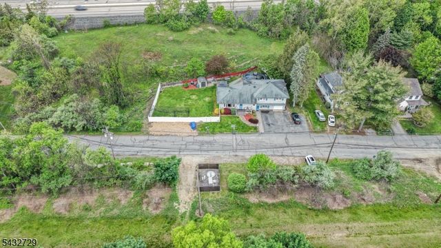 22 Federal Hill Rd, Pompton Lakes Boro, NJ 07442