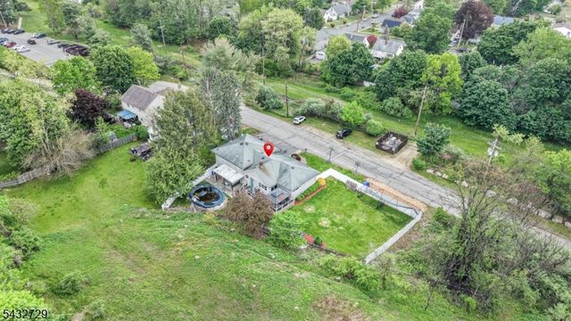 22 Federal Hill Rd, Pompton Lakes Boro, NJ 07442