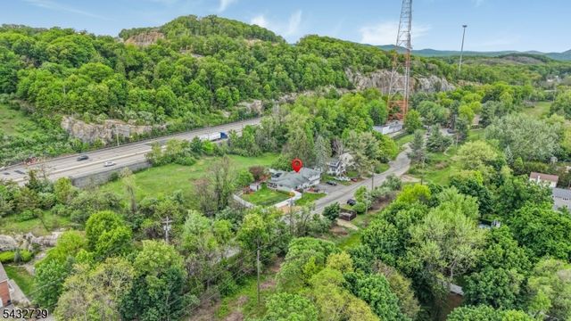 22 Federal Hill Rd, Pompton Lakes Boro, NJ 07442