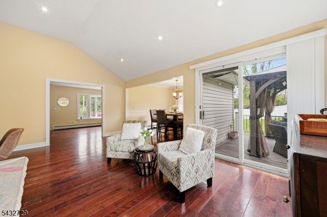 22 Federal Hill Rd, Pompton Lakes Boro, NJ 07442