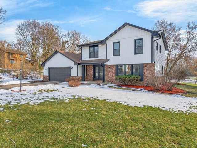 20335 Yorktown COURT, Brookfield, WI 53045