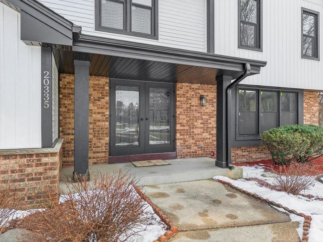 20335 Yorktown COURT, Brookfield, WI 53045